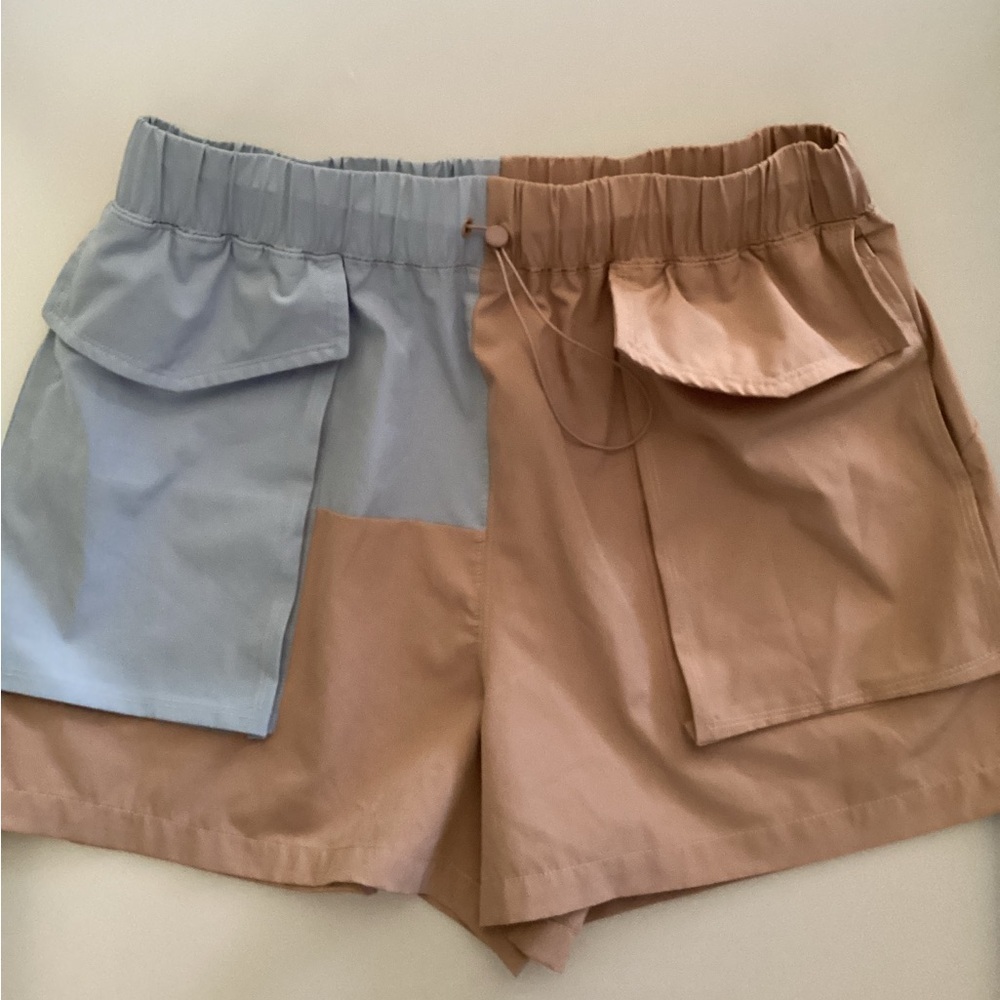 Fabletics Shorts Womens L Blue & Tan Colorblock Activewear Anastasia Cargo